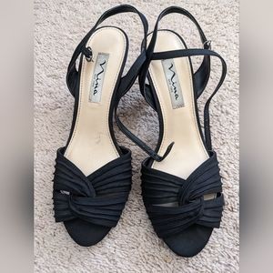 Nina strappy low heels size 6.5